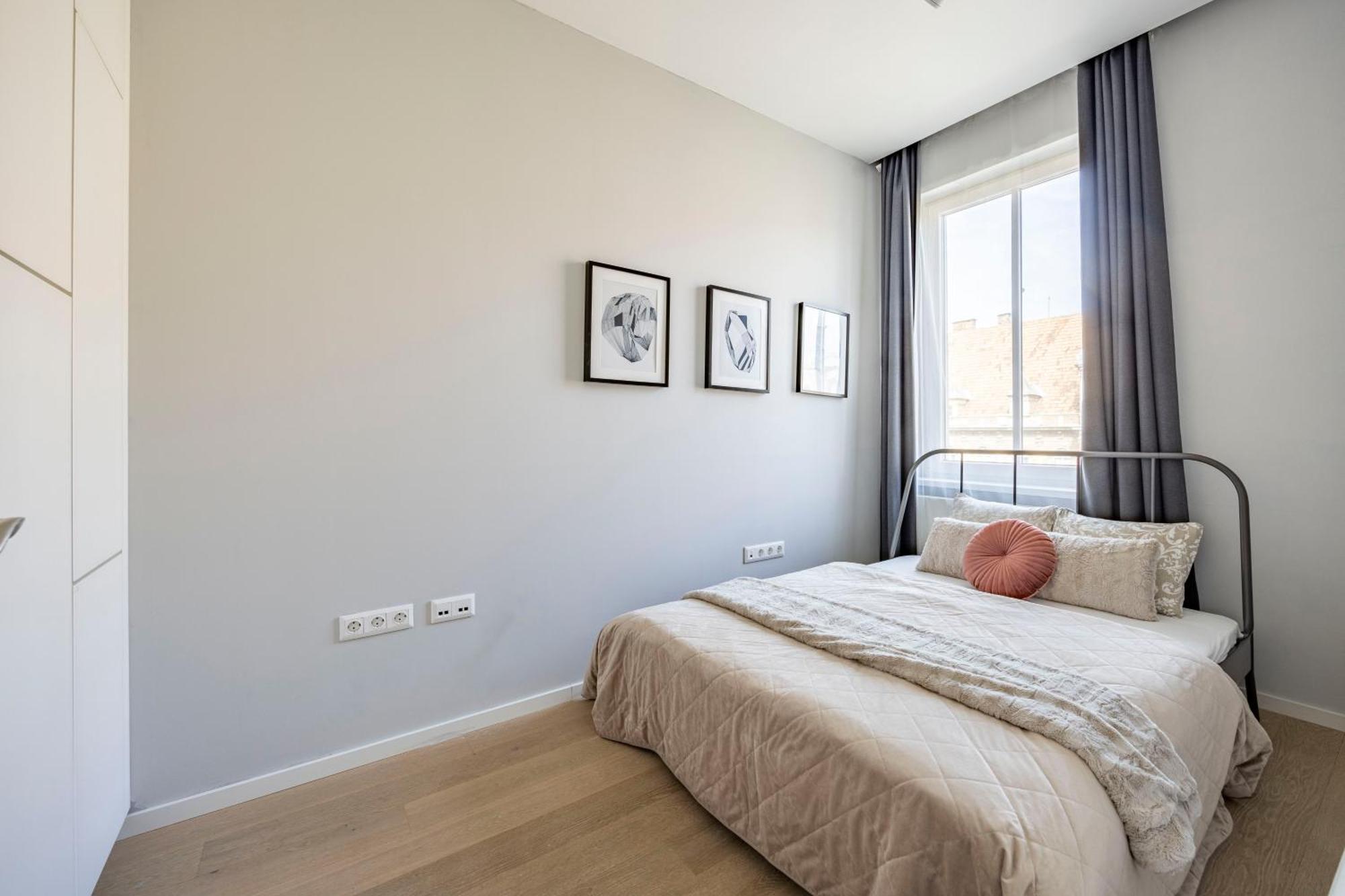 Stylish & Spacious Central Suite By Prestige Homes Budapest Kültér fotó