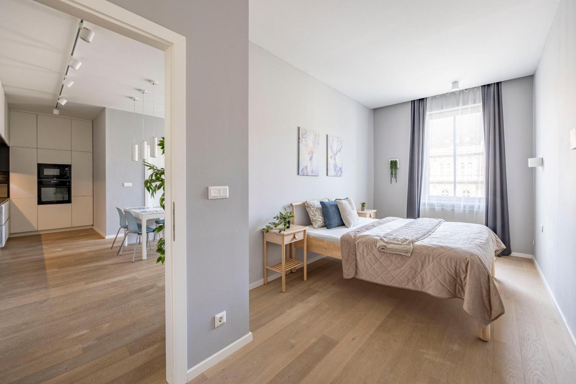 Stylish & Spacious Central Suite By Prestige Homes Budapest Kültér fotó